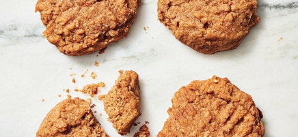 Spicy peanut butter cookies
