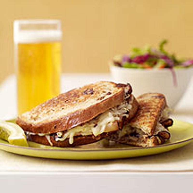 Photo of Reuben sandwich by WW