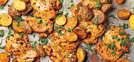 Harissa and yogurt chicken with potatoes