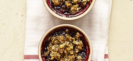 Individual mixed berry crisps