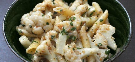 Stir-fried Sicilian-style cauliflower with pasta