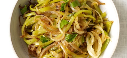 Italian stir-fried peppers and onions