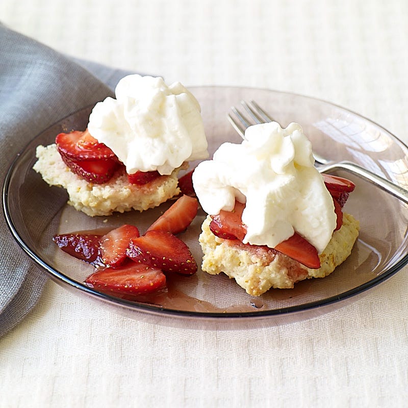 Photo of Strawberry shortcake with strawberry sauce by WW