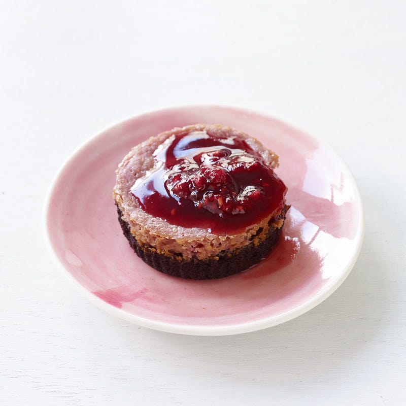 Photo of Mini Raspberry Cheesecakes by WW