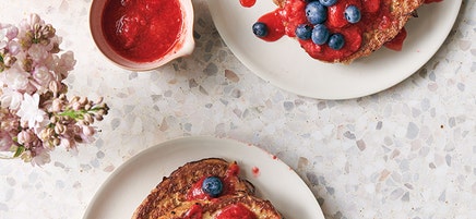 French toast with strawberry sauce