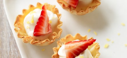 Mini strawberry-lemon cheesecake tarts