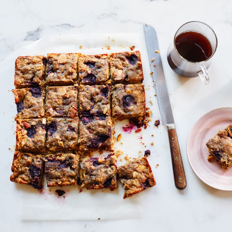 Almond-cherry oat bars