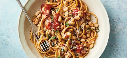 Linguine with White Bean Puttanesca