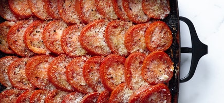 Tomato gratin with shallot and balsamic vinegar