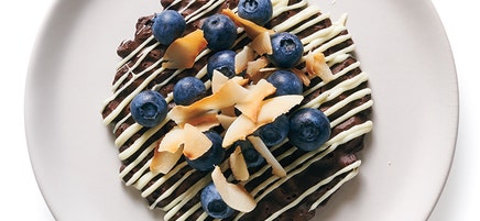 White chocolate-blueberry pizzelle tart