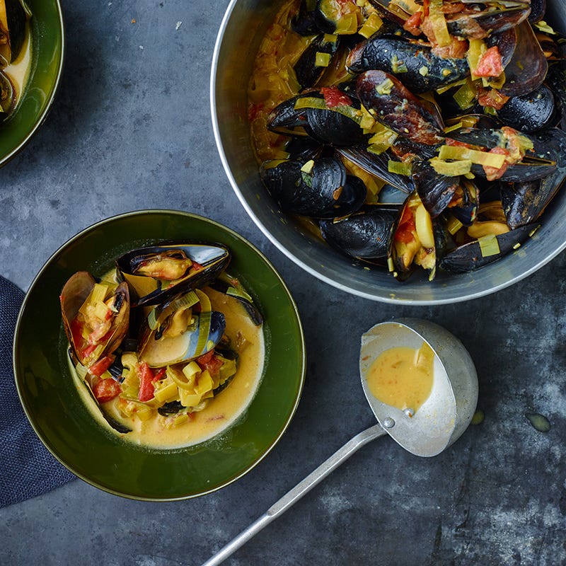 Mussels with leeks, white wine, and saffron