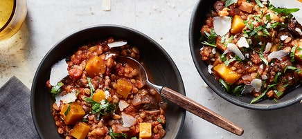 Slow cooker winter vegetable & farro stew