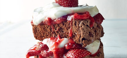 Strawberry angel-food trifle