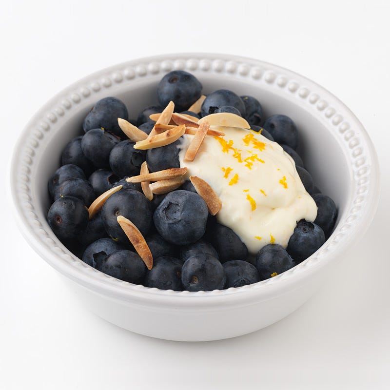 Blueberries with Almonds and Cream