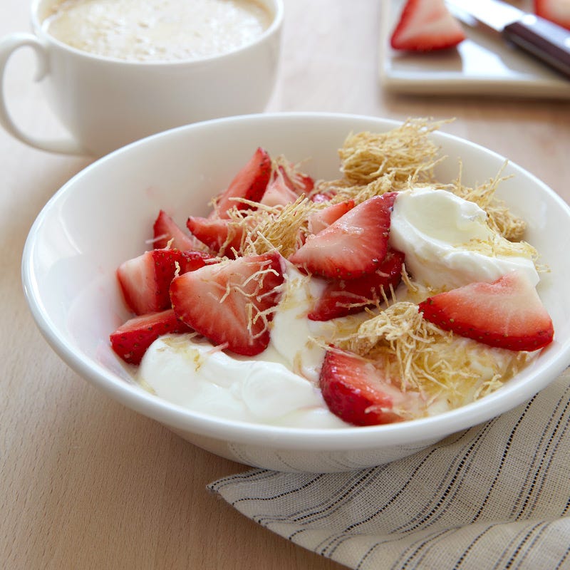 Photo of Yogurt, Fruit & Cereal Sundae by WW