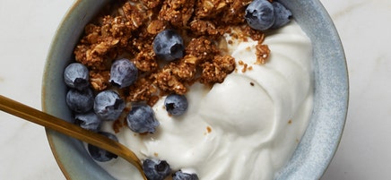 Yogurt with Blueberries and Granola