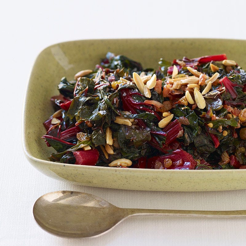 Photo de Bette à carde avec des raisins et des amandes par WW
