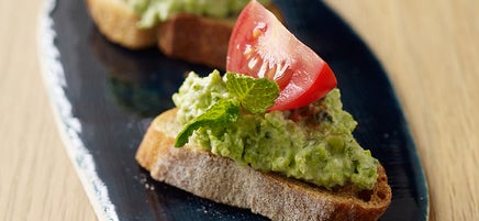 Crostinis aux petits pois et a la ricotta