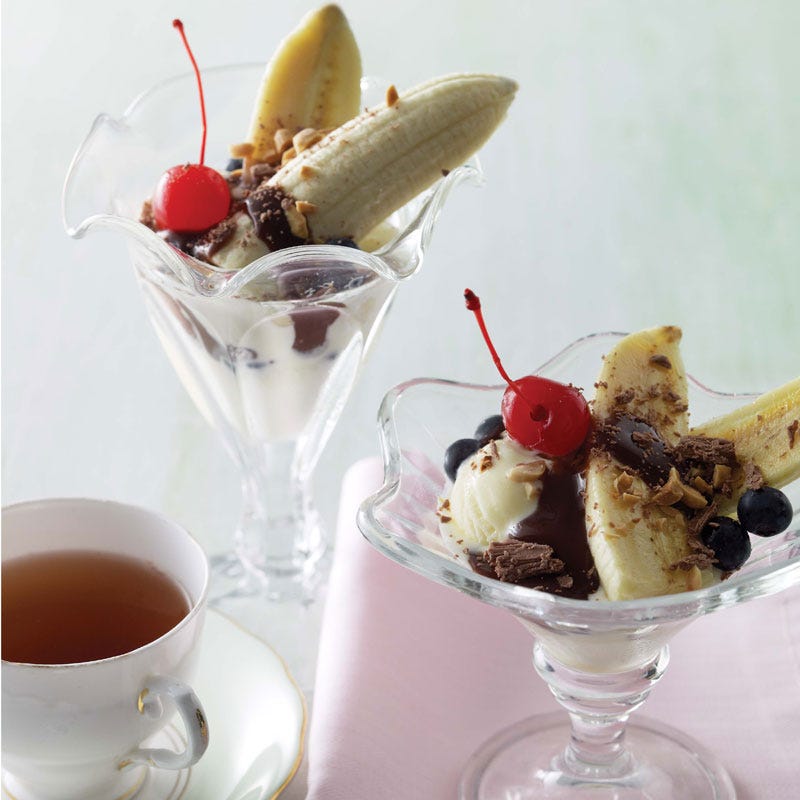 Photo of Old fashioned ice cream sundae by WW