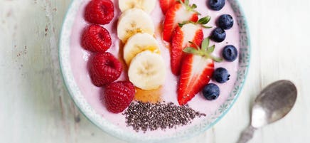 Smoothie bowl aux fruits et graines de chia