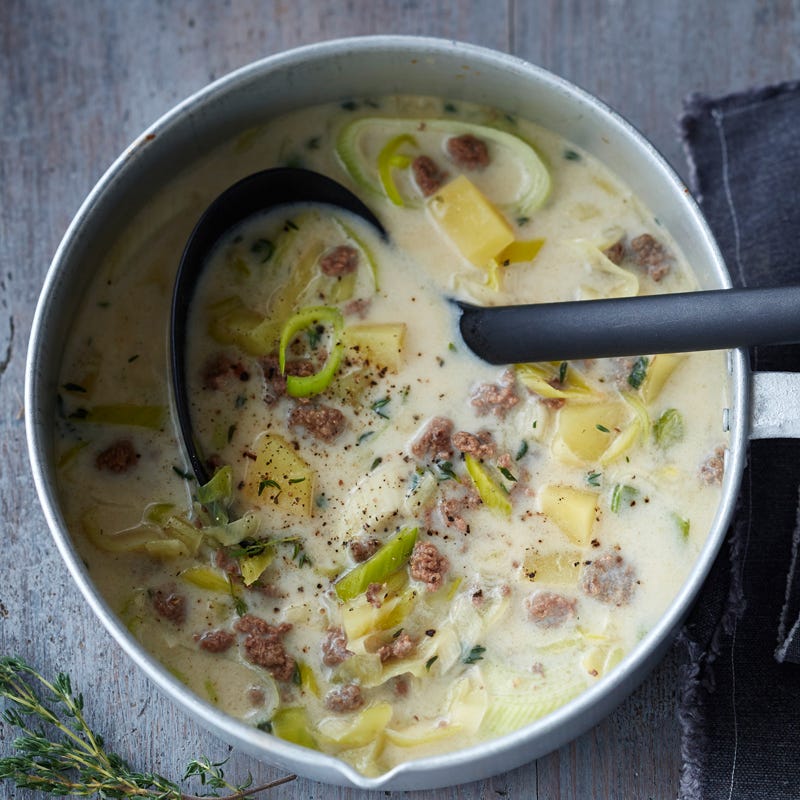 Käse-Lauch-Suppe mit Hackfleisch