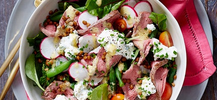 Rare roast beef, lentil and cottage cheese salad