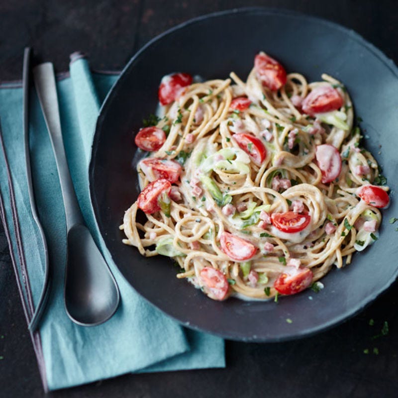 Vollkornspaghetti mit Schinken-Käse-Sauce