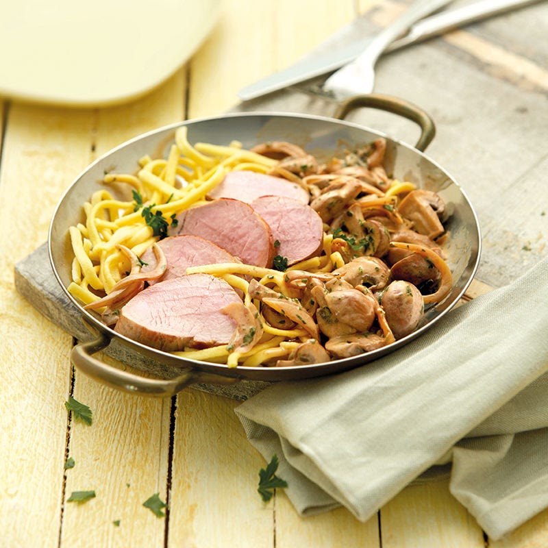 Schweinsfilet mit Kräuterchampignons und Spätzli