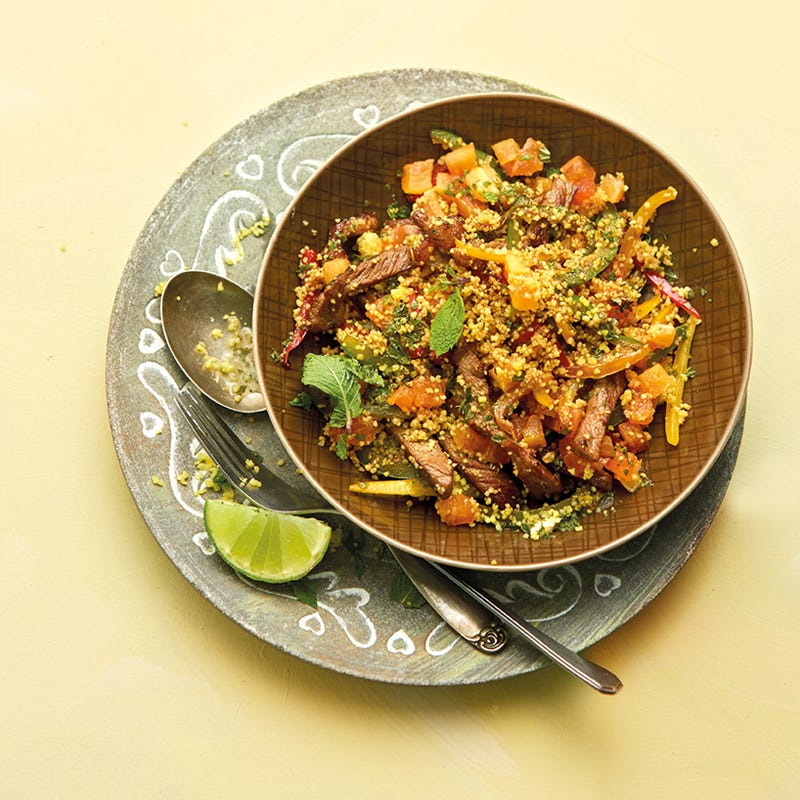 Peperoni-Papaya-Couscous mit Steakstreifen
