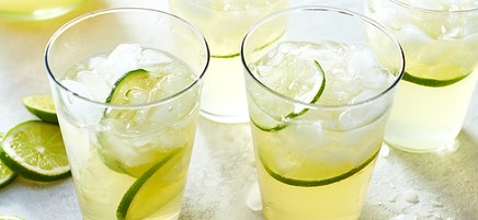 Grapefruit-lime paloma spritzers