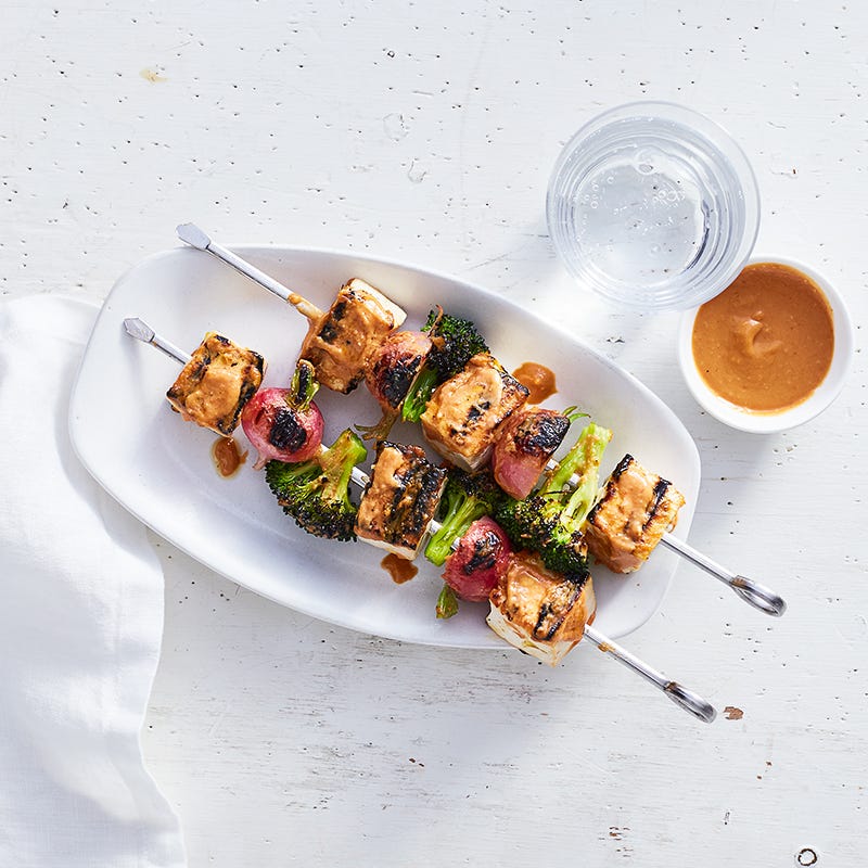 Photo of Tofu-veggie kebabs with peanut-sriracha sauce by WW