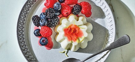 Panna cotta with berries