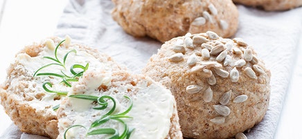 Kalljästa frukostbullar