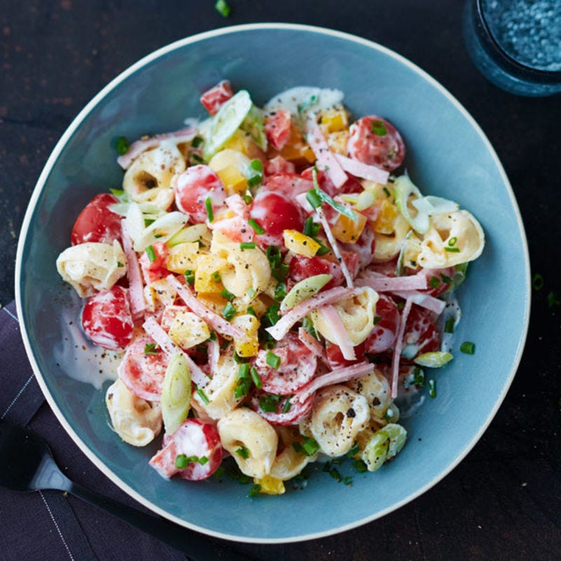 Partytortellinisalat