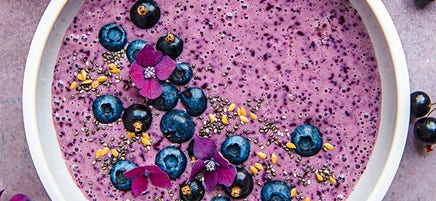 Purple smoothie bowl