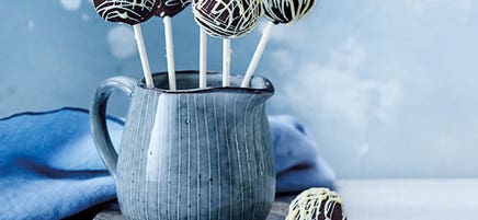 Black & White Cake Pops