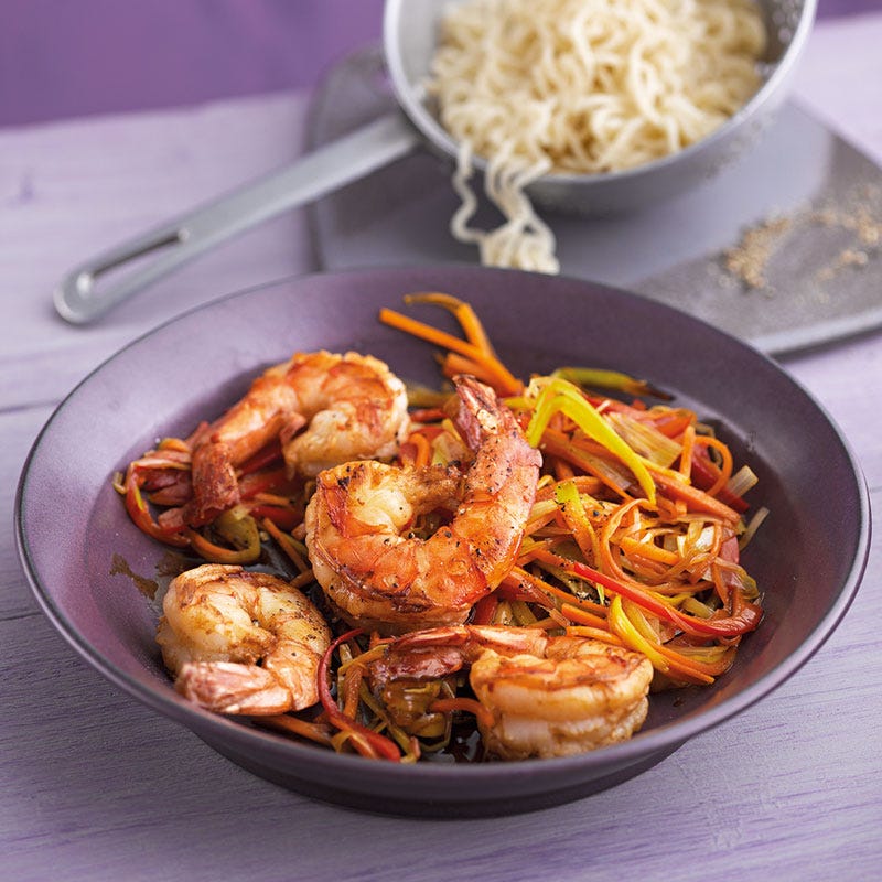 Chili-Crevetten mit Mie-Nudeln und Gemüsestreifen