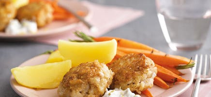 Fischtätschli mit Zitronenremoulade und Ofenkarotten