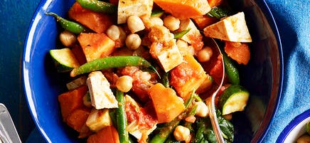 Sweet potato, chickpea and spinach curry