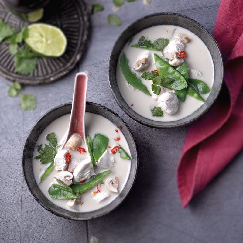 Hühnersuppe mit Kokosnussmilch (Tom Kha Gai)