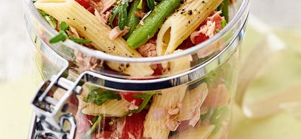 Salade de penne aux haricots et au thon