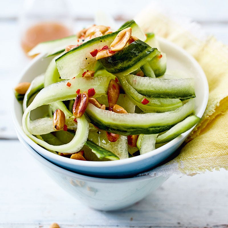 Asia Gurkensalat mit Erdnüssen