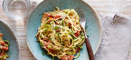 Zucchini noodles with tomato and basil cream sauce