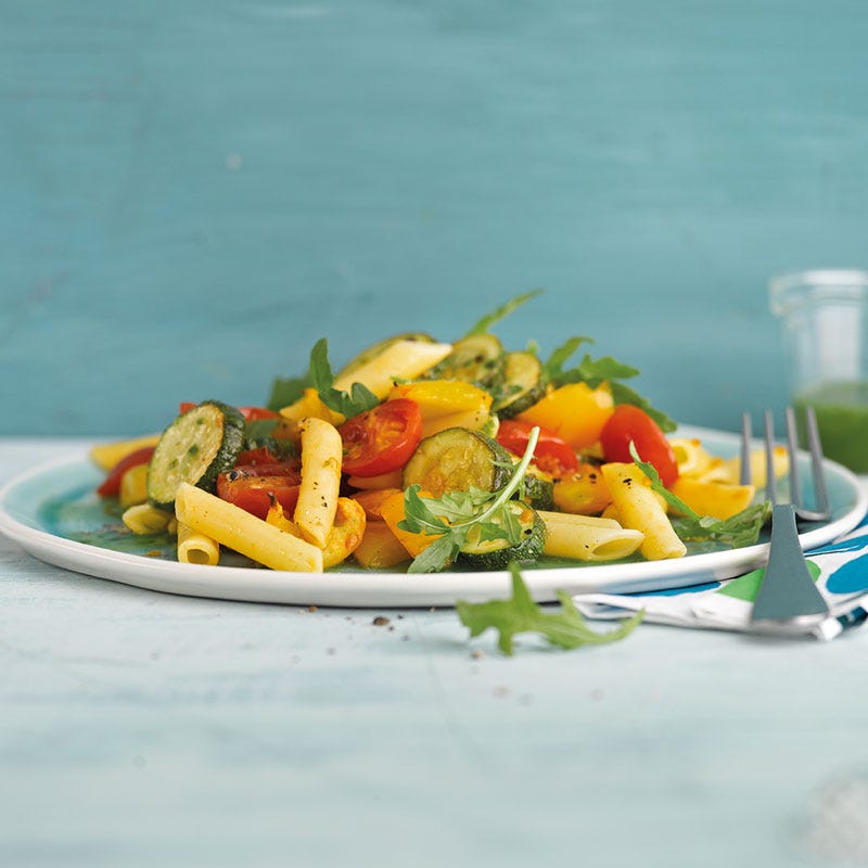 Mediterraner Nudelsalat