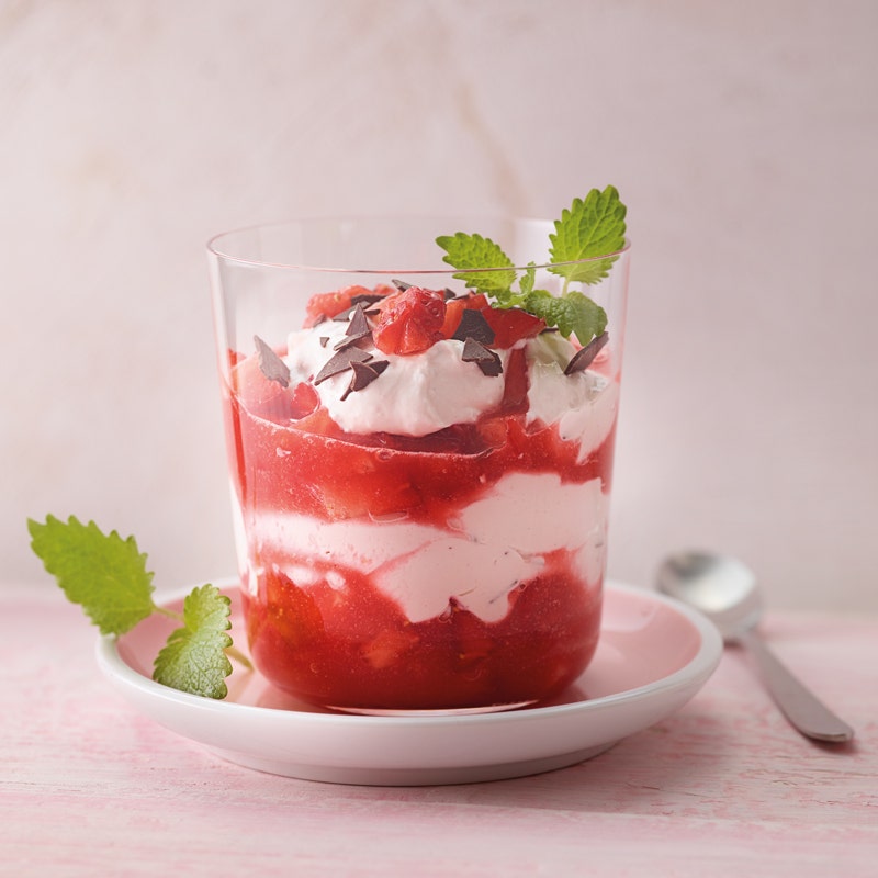 Erdbeer-Stracciatella-Creme