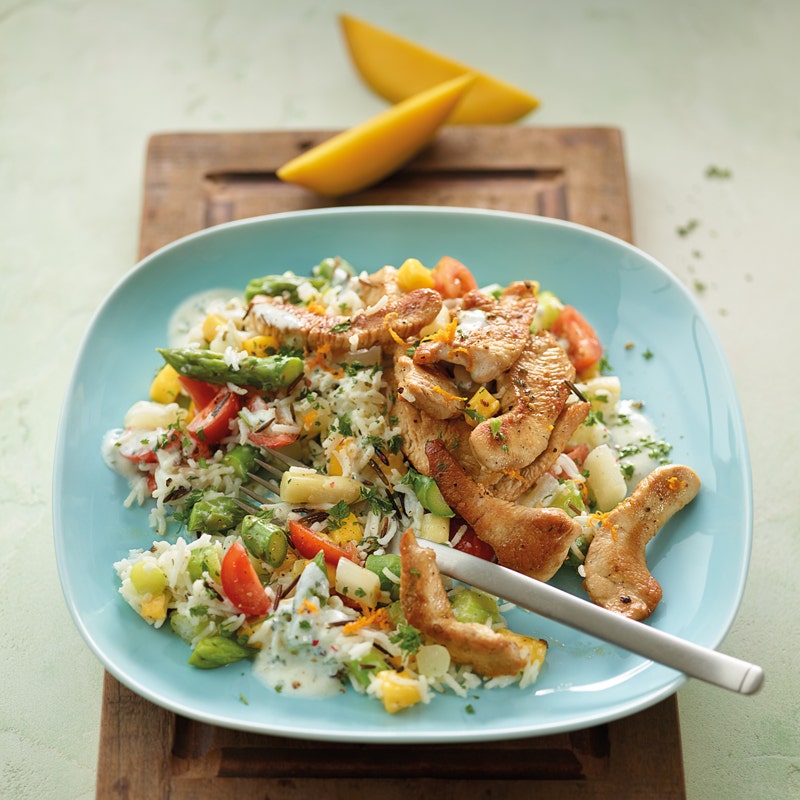 Emincé de dinde et salade de riz aux asperges