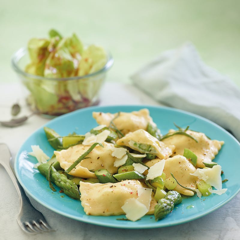 Spargelravioli mit Salbei