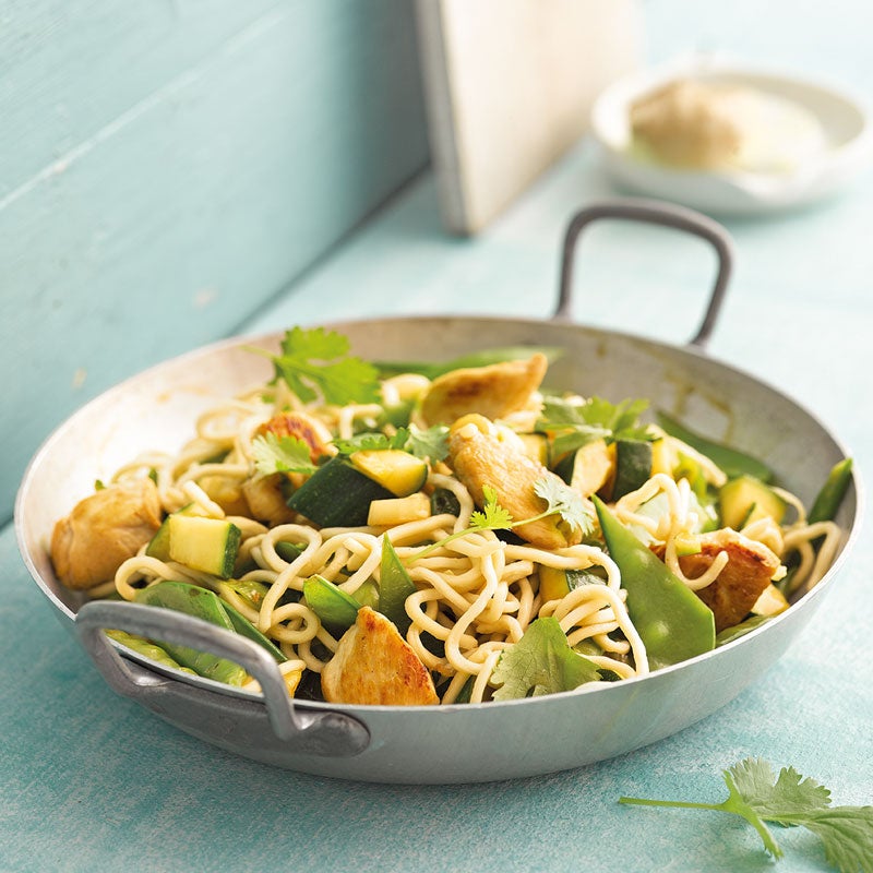 Asiatische Gemüsepfanne mit Mie-Nudeln Rezept | WW Deutschland Asiatische Gemüsepfanne mit Mie-Nudeln Rezept | WW Deutschland
