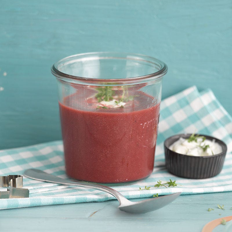 Rote-Bete-Suppe mit Joghurttopping