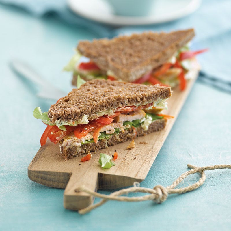 Indisches Sandwich mit gebratener Hähnchenbrust
